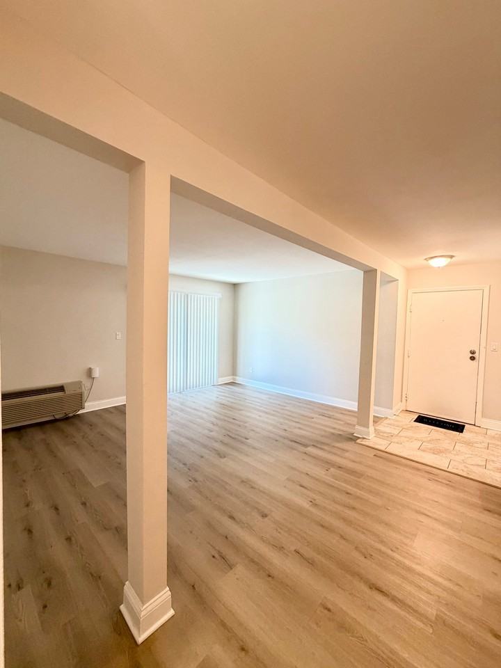 566 Somerset Ln #2 - Photo 2 of 11
