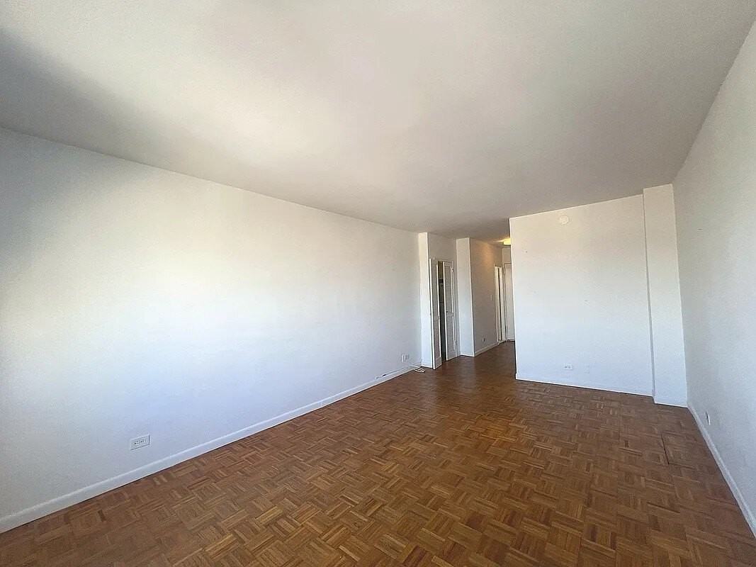 111 3rd Ave - Photo 2 of 10