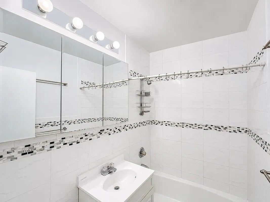 111 3rd Ave - Photo 5 of 10