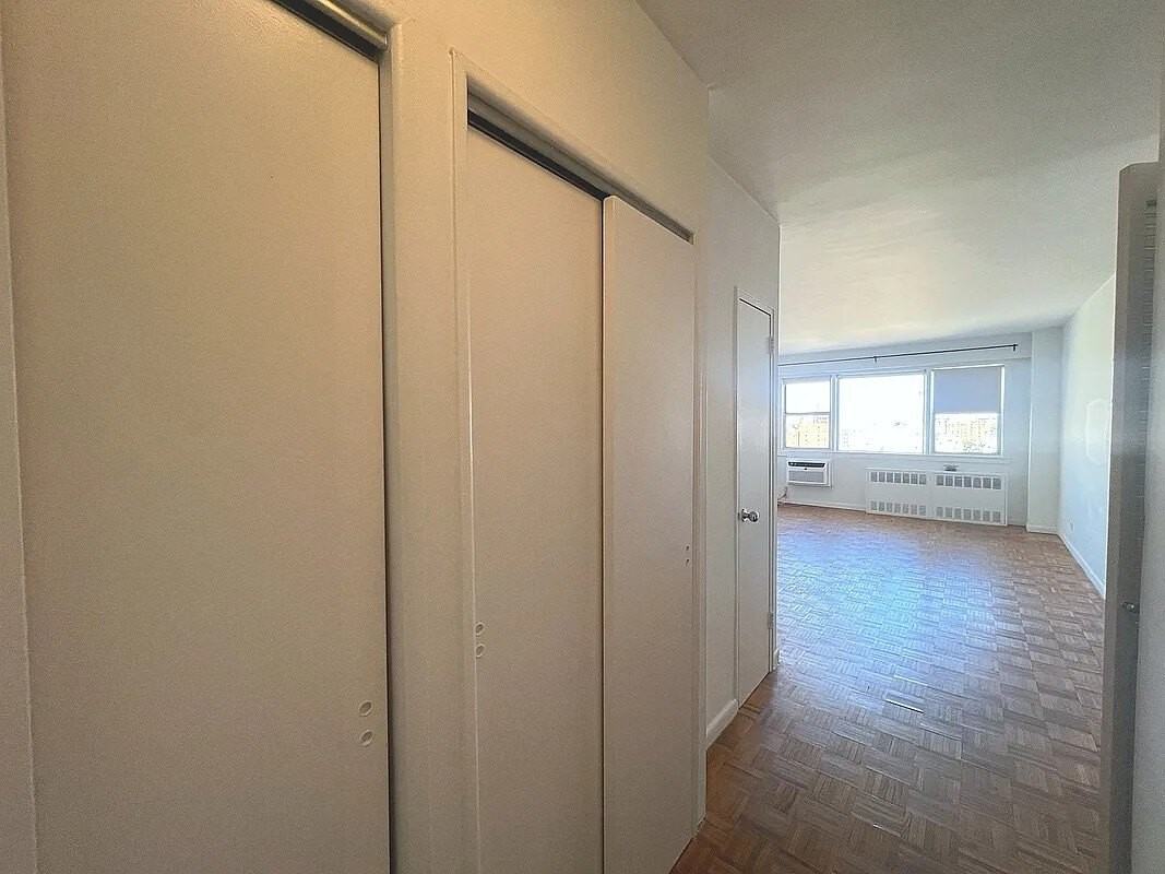 111 3rd Ave - Photo 6 of 10