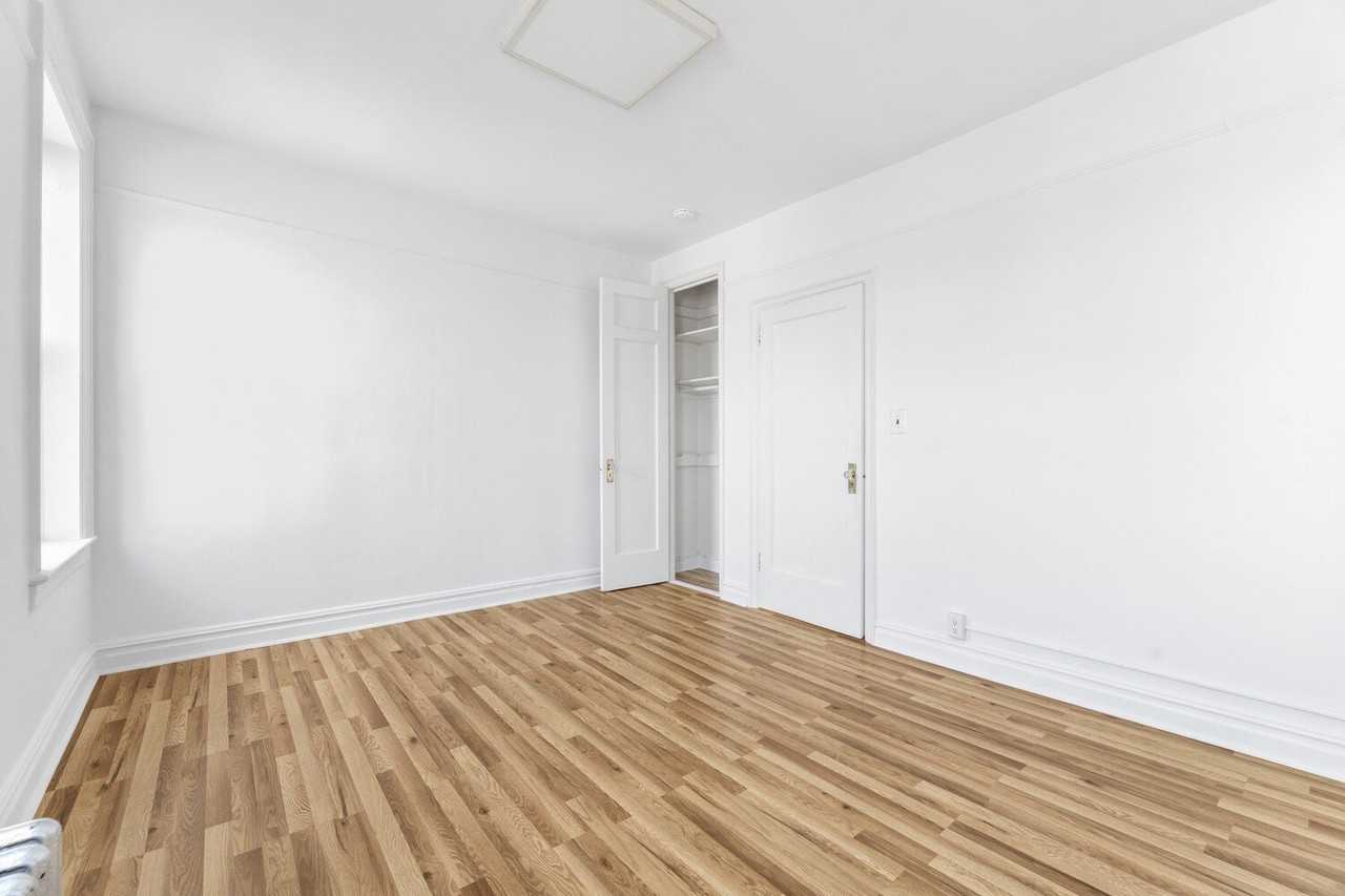 35 -21 28th Street - Photo 6 of 6
