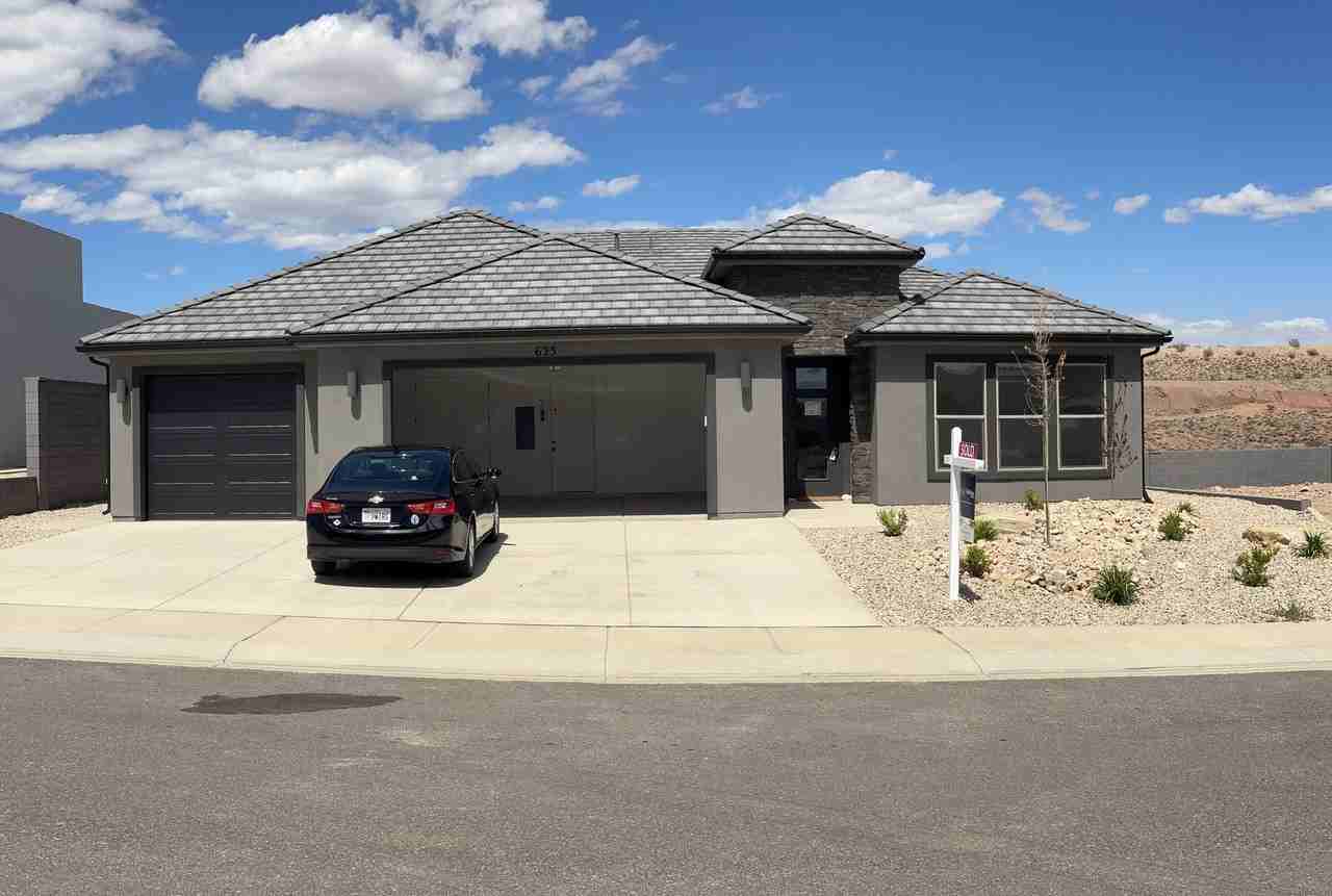 625 S Savio Dr - Photo 2 of 12