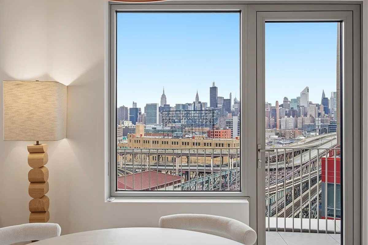 24 -01 Queens Plaza Nor - Photo 4 of 10