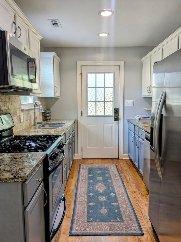 1474 Marbut Ave Se - Photo 4 of 16