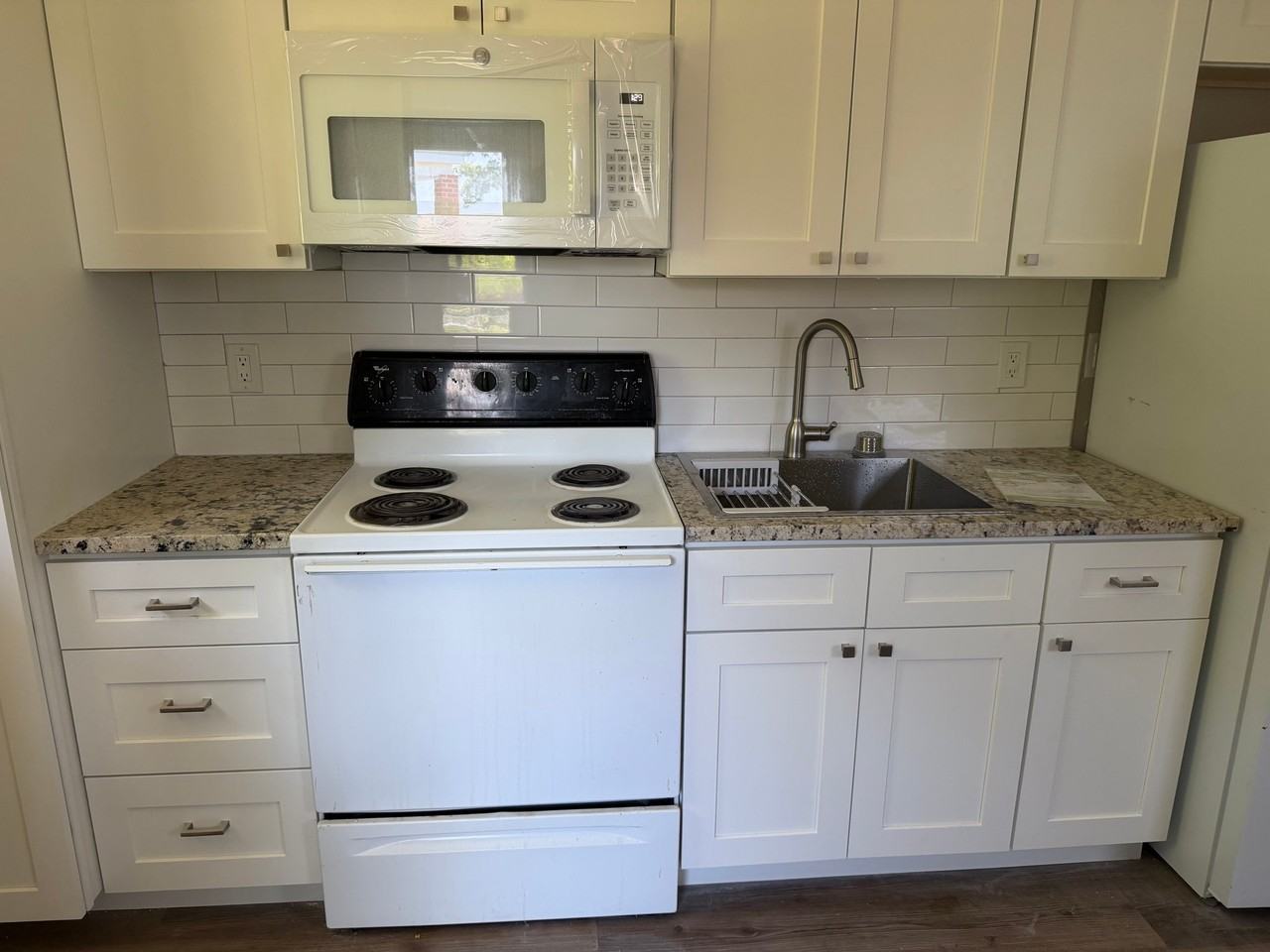 2587 1/2 Kelly St #LEFT - Photo 2 of 7
