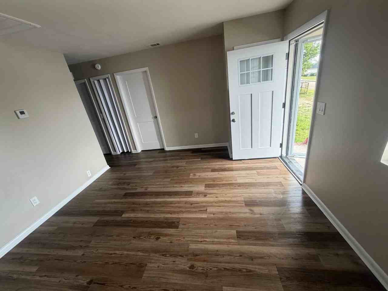 2587 1/2 Kelly St #LEFT - Photo 4 of 7