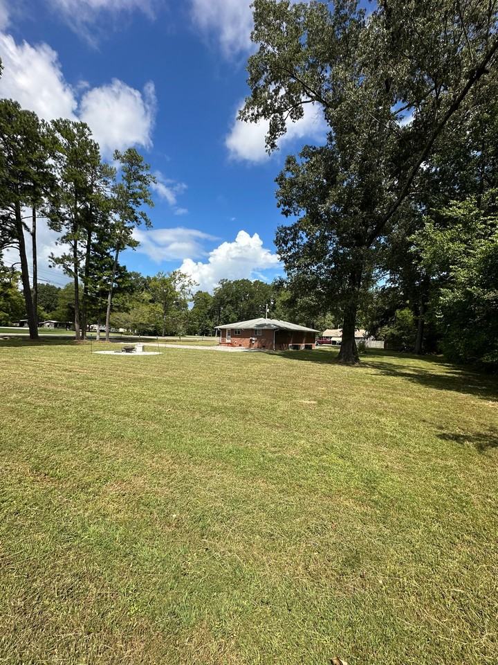1512 Happy Valley Rd #B - Photo 4 of 13
