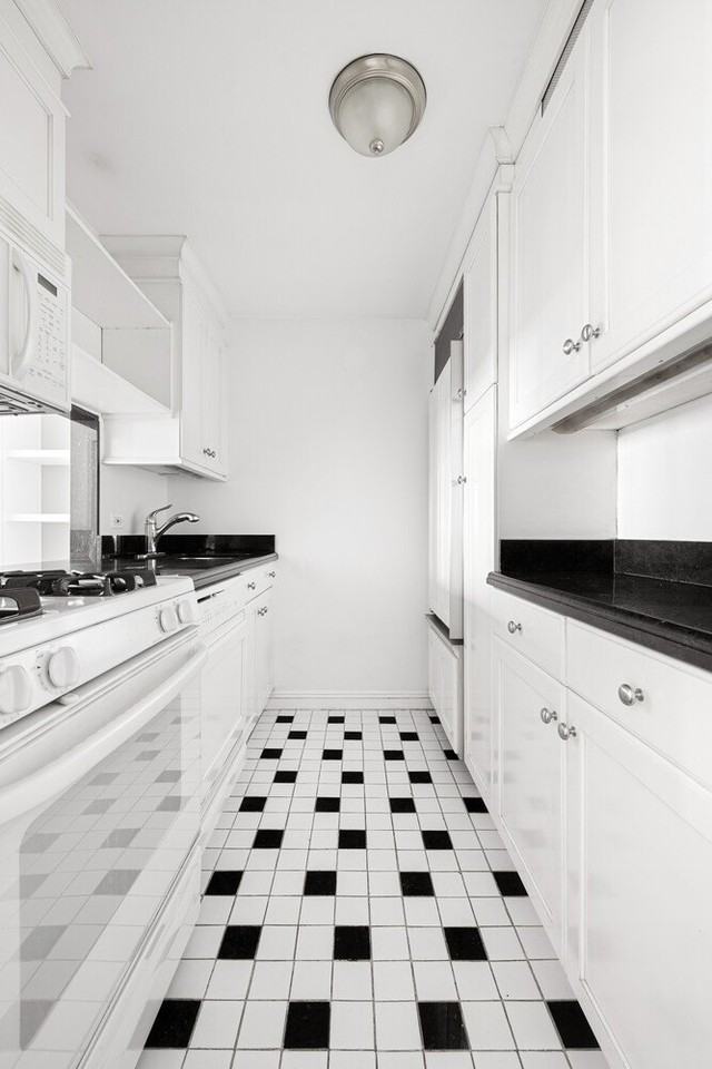 205 E 63rd St - Photo 5 of 10