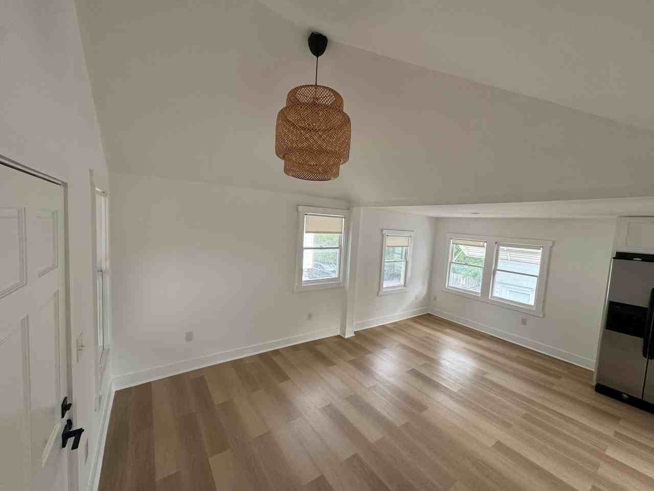 326 6th Ave N #301 - Photo 4 of 15