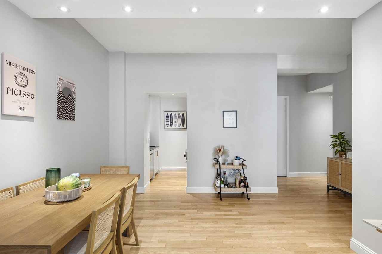 88 Greenwich St - Photo 4 of 7