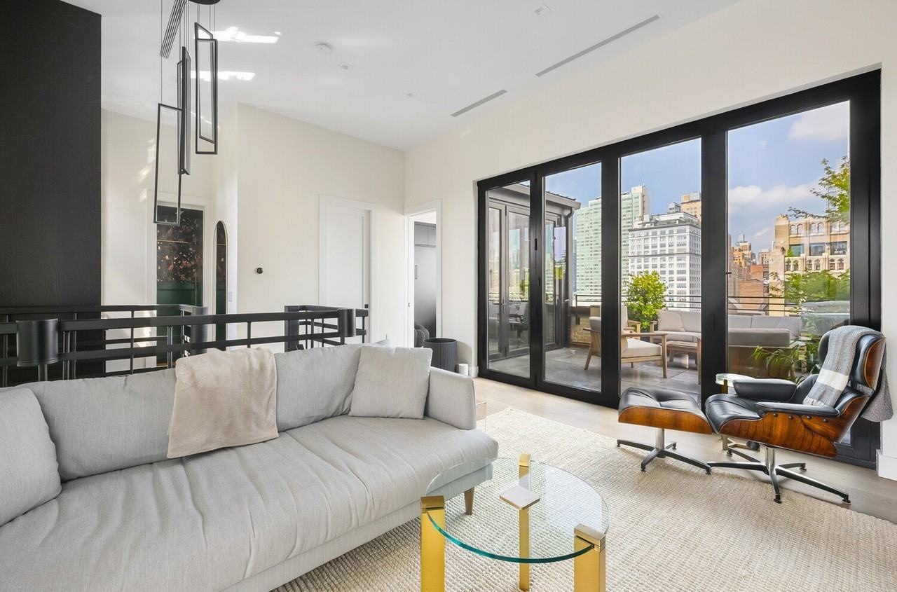 252 W 30th St - Photo 6 of 10