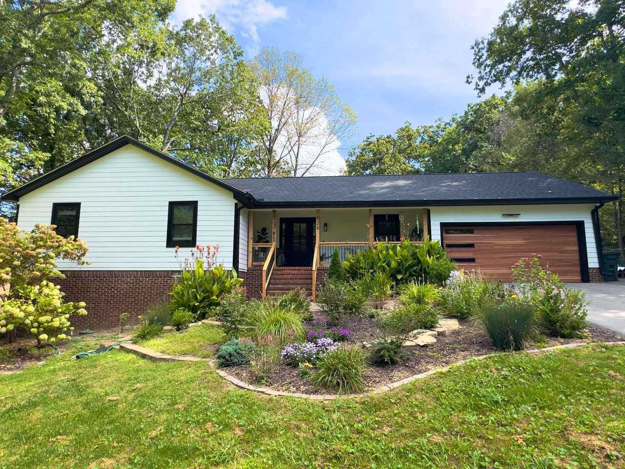 828 Murrell Rd