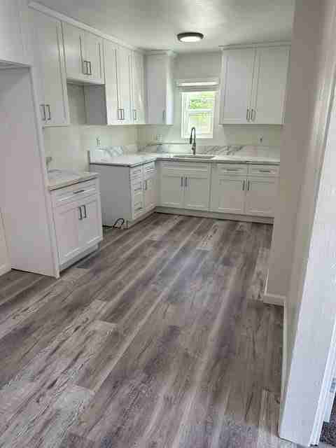 10613 Lind Ave - Photo 4 of 20