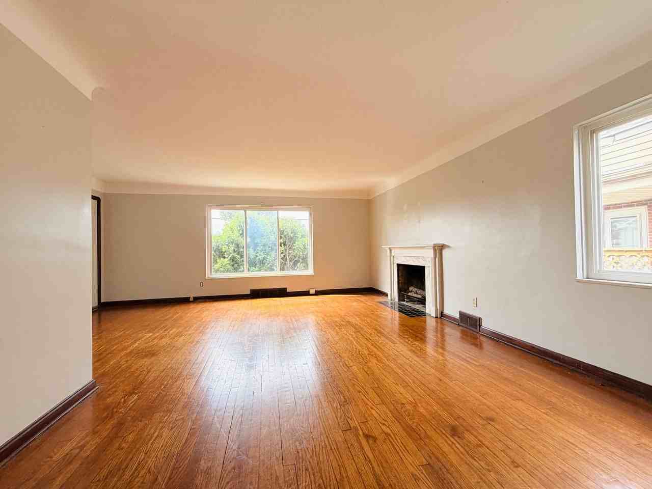 14330 Lakewood Heights Blvd #DOWN - Photo 6 of 9
