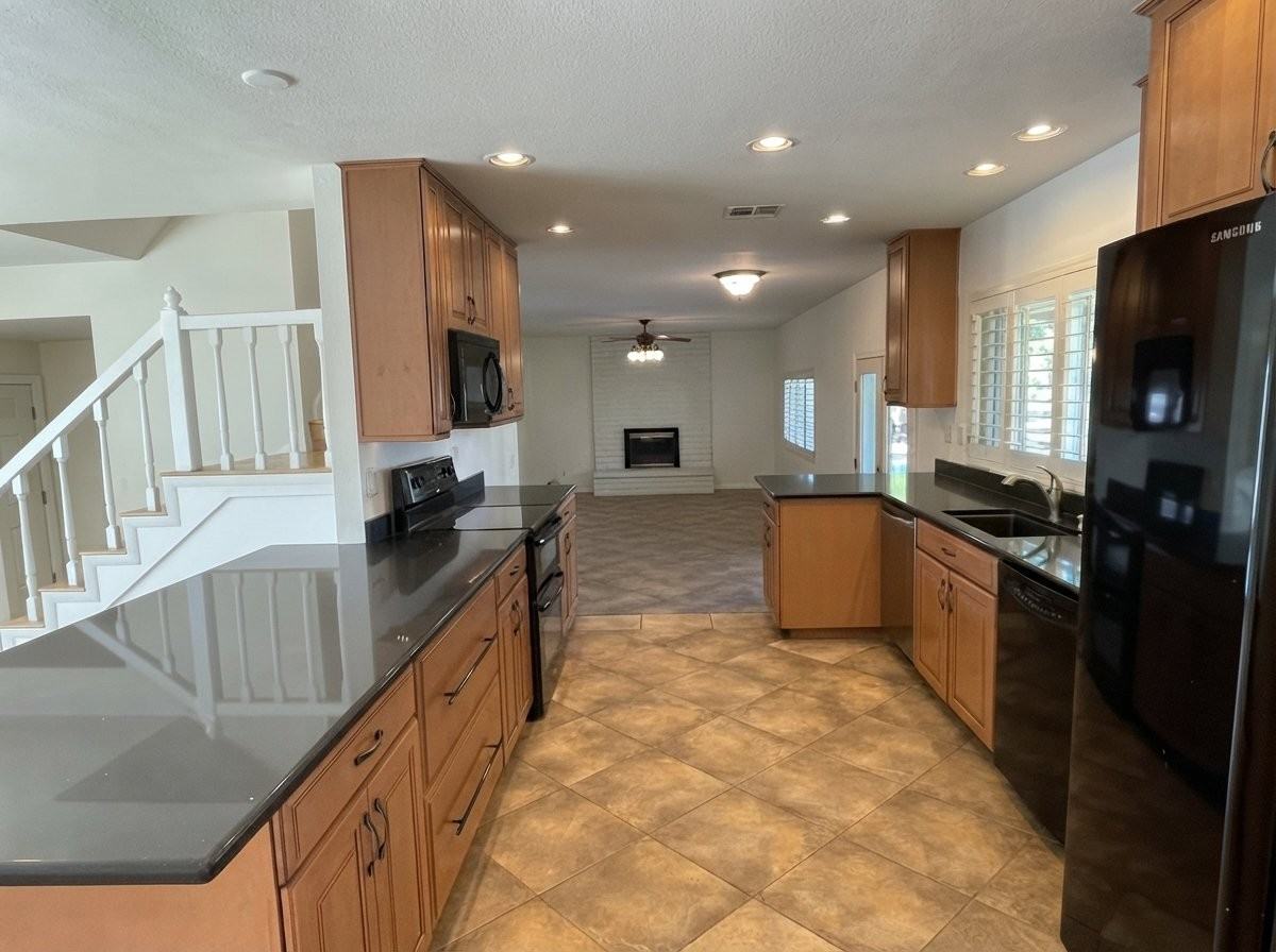 2248 S Saratoga - Photo 5 of 20
