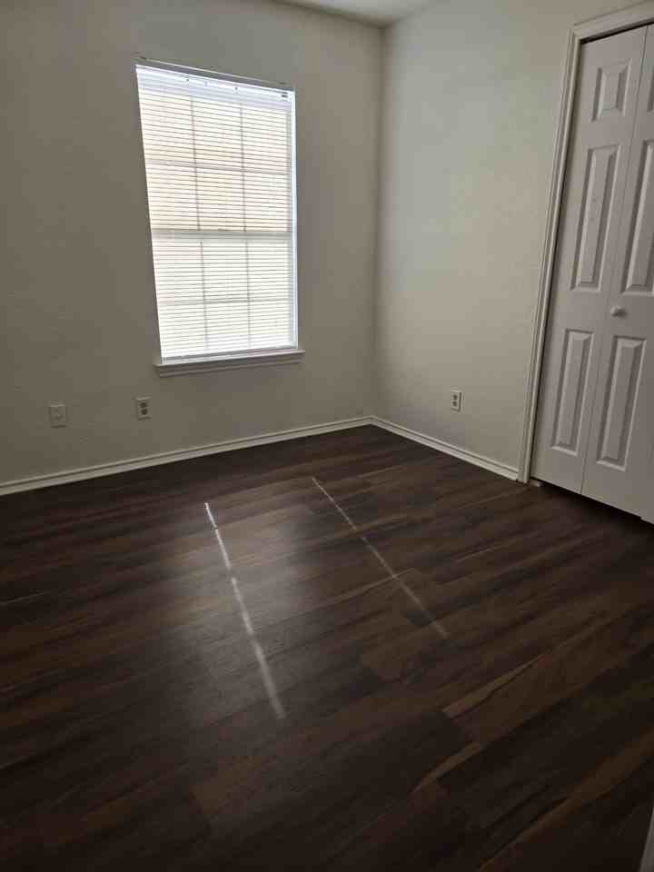 4028 O B Crowe Dr - Photo 2 of 18