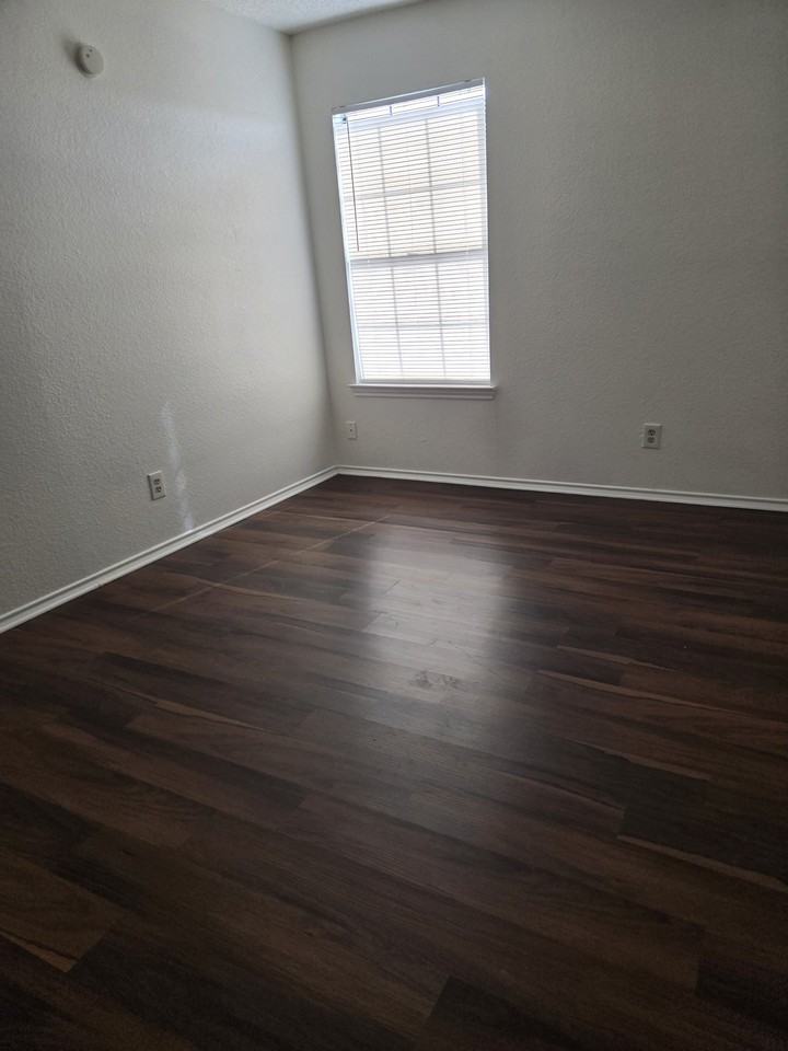 4028 O B Crowe Dr - Photo 3 of 18