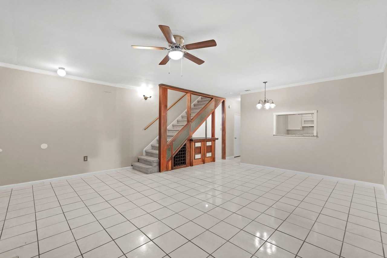 7300 Regency Square Ct - Photo 2 of 8