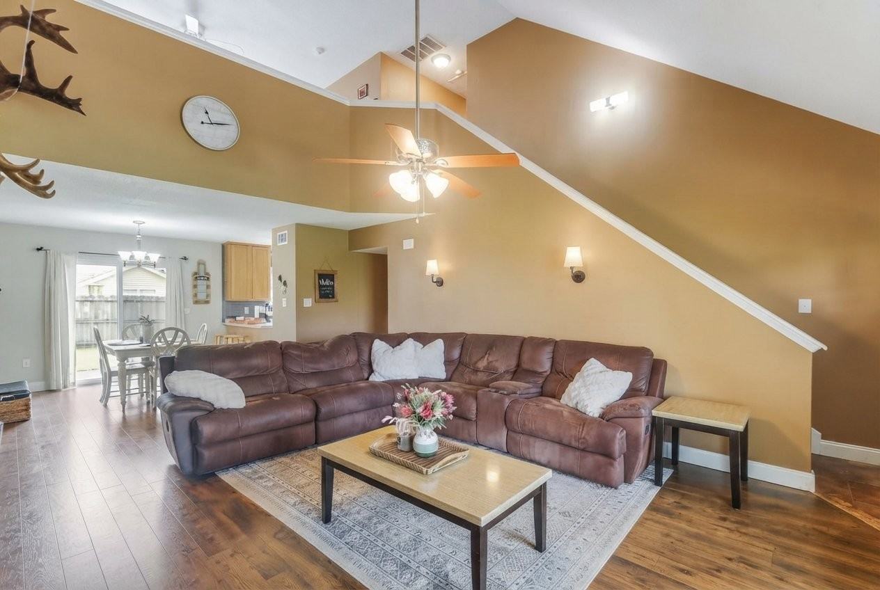 16030 N April Dr - Photo 3 of 20
