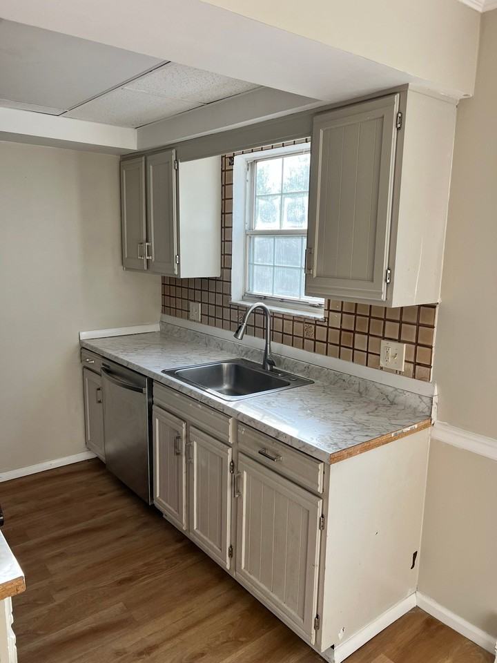 306 E Mosser St - Photo 7 of 20