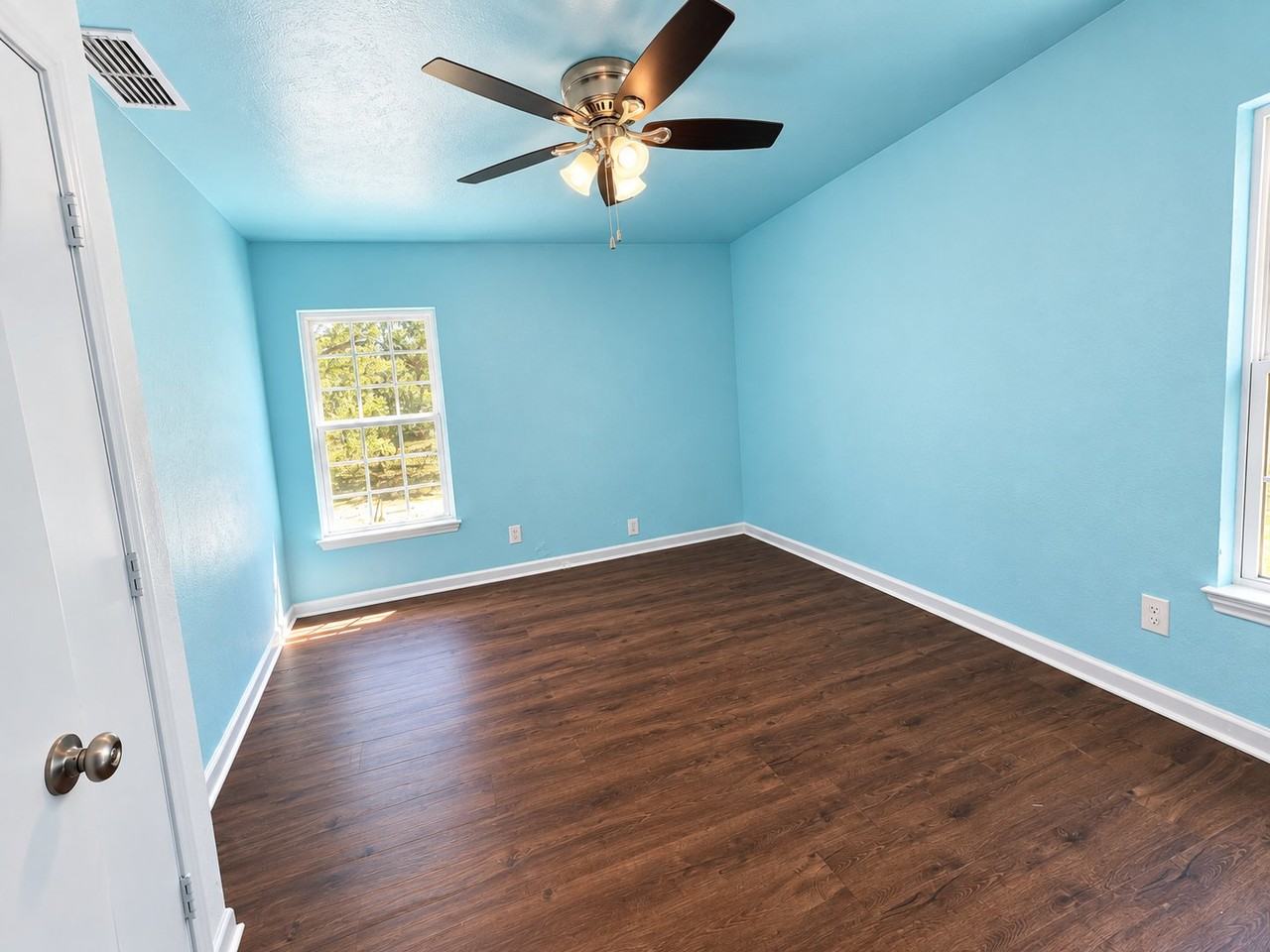 4869 Corrigan Ave #A - Photo 3 of 6