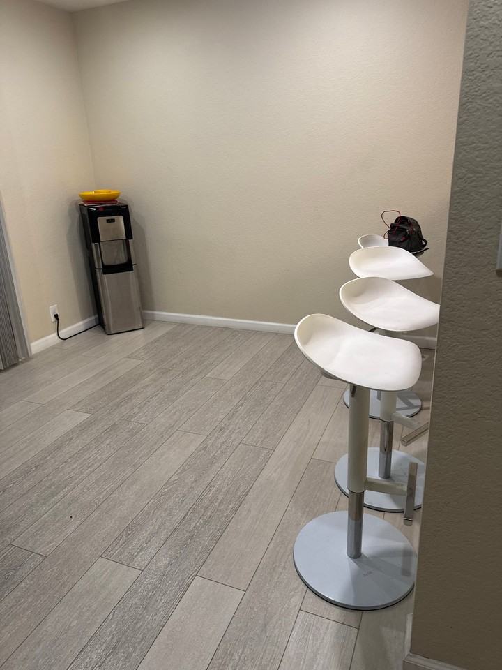 7692 Barrington Ct - Photo 2 of 3