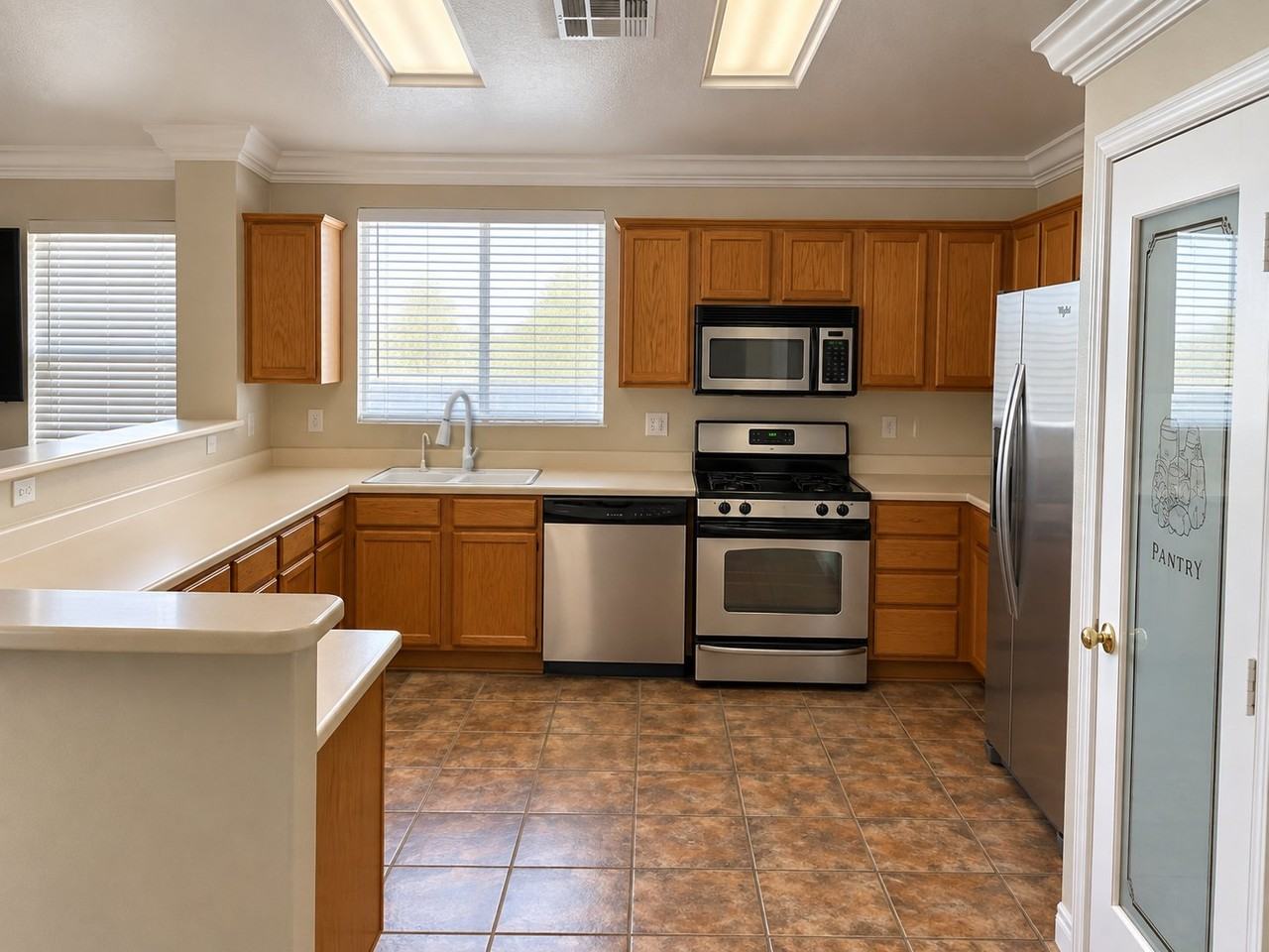 5105 Foggia Ave - Photo 4 of 9