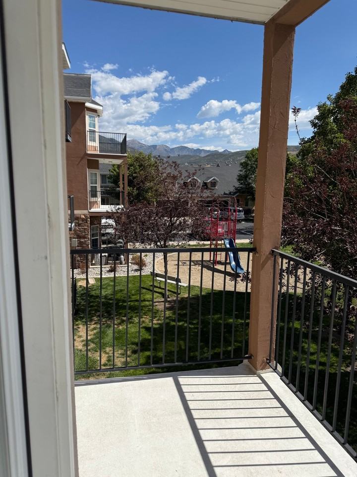 114 E Bella Monte Dr #08 - Photo 4 of 16