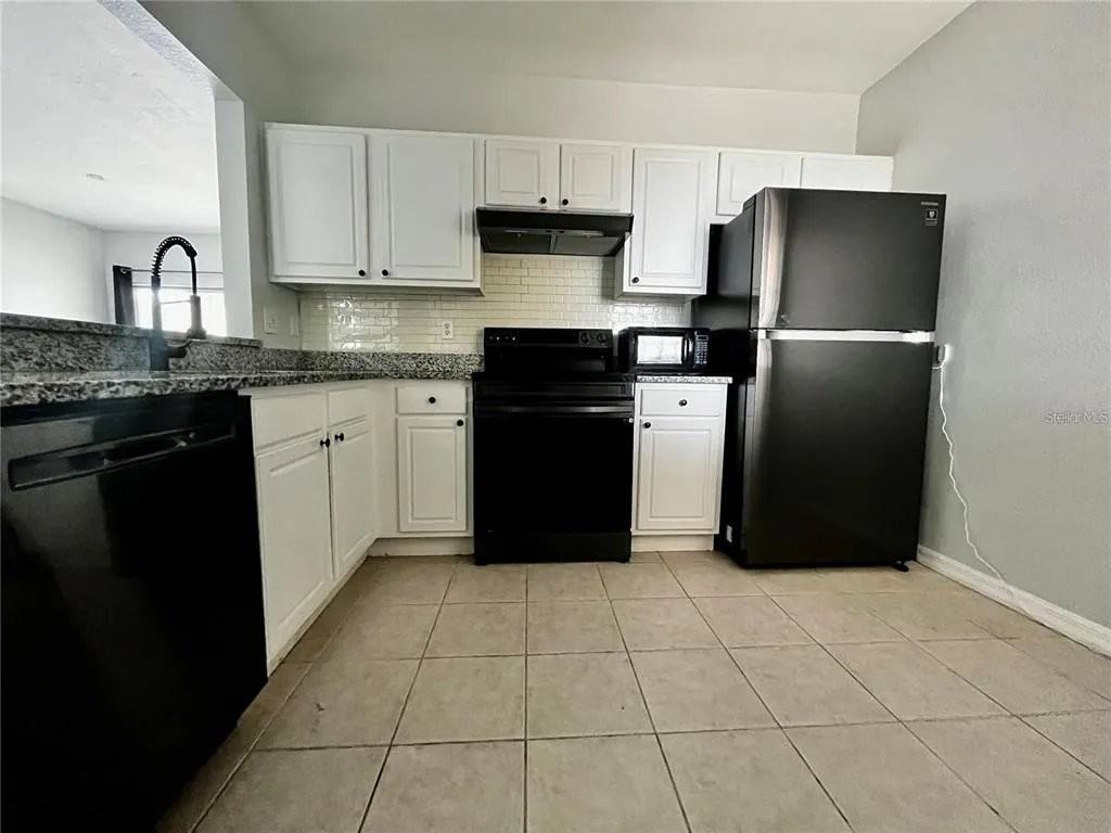 6011 Skydale Way #201 - Photo 4 of 22