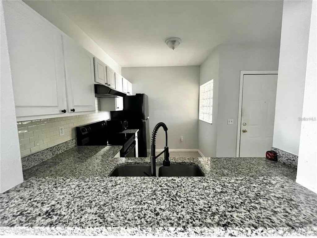6011 Skydale Way #201 - Photo 5 of 22