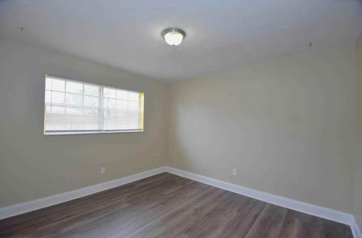 1553 Nw 158th Ave - Photo 3 of 8