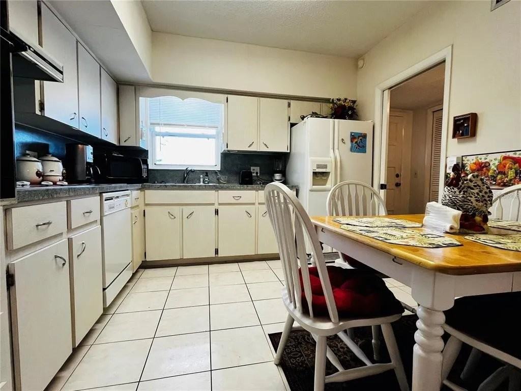2340 Grecian Way #56 - Photo 5 of 29