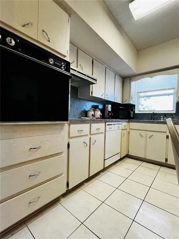 2340 Grecian Way #56 - Photo 6 of 29