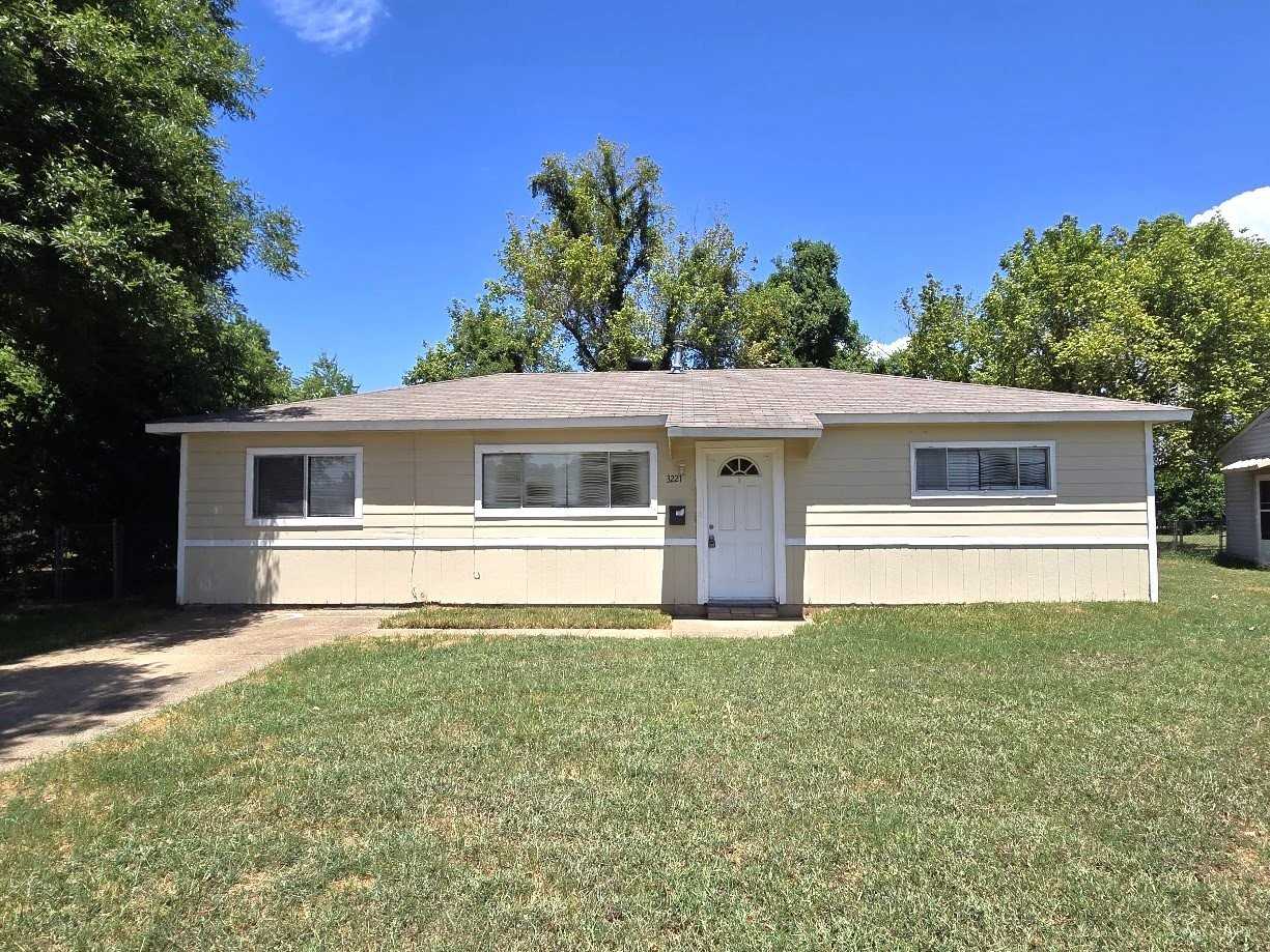 3221 Rose Pl - Photo 2 of 13