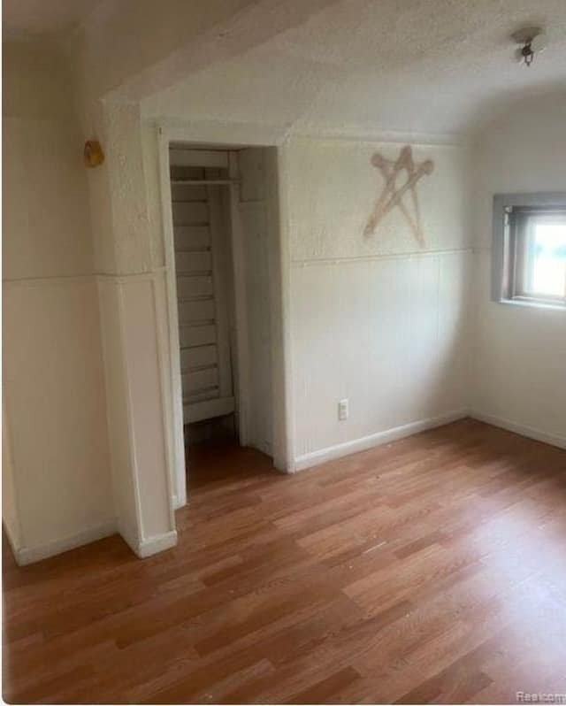 15871 Fairmount Dr - Photo 4 of 16