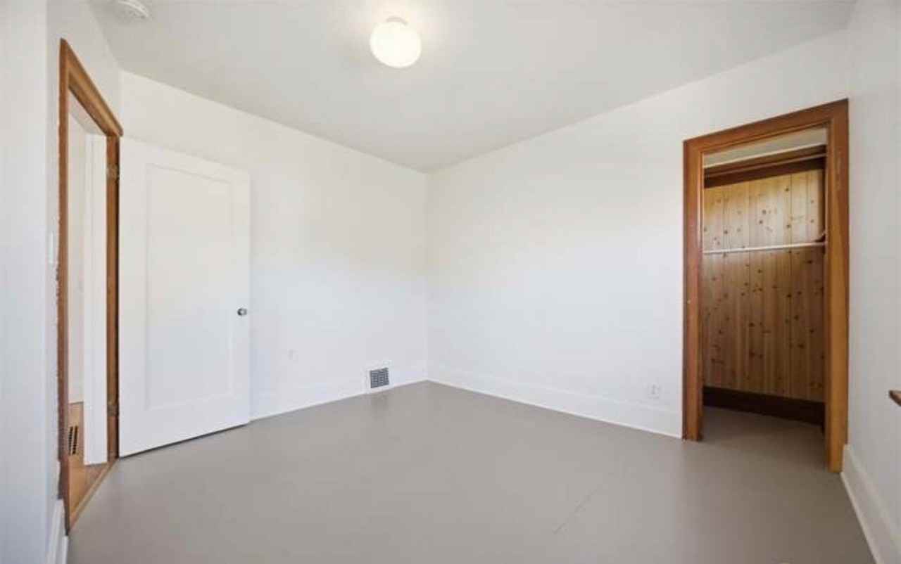 2110 G St - Photo 3 of 20