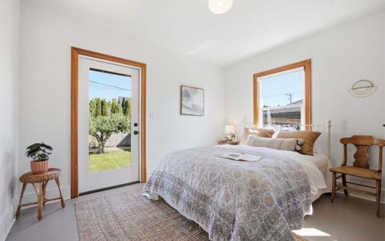 2110 G St - Photo 6 of 20