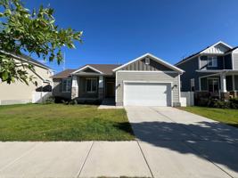 featured image of 978 W Freedom Point Way