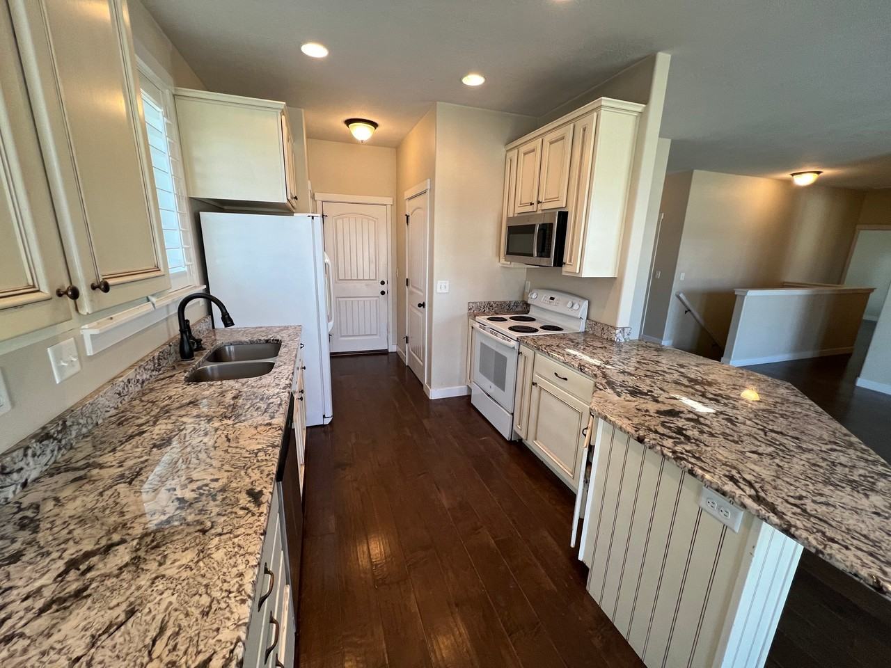 978 W Freedom Point Way - Photo 5 of 20