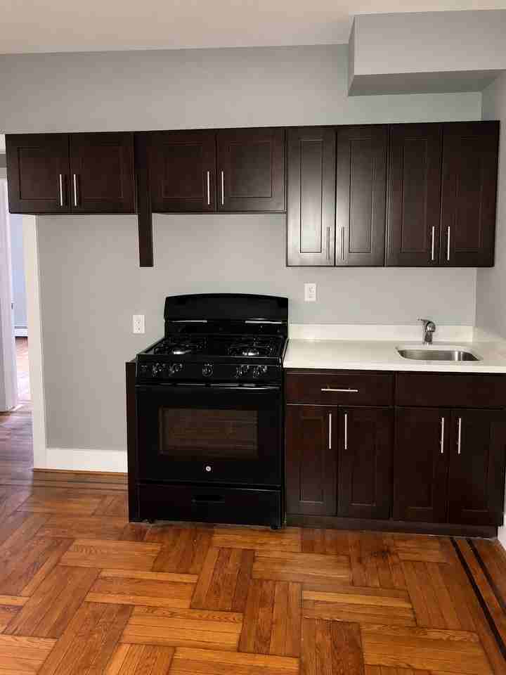 901 Bergen St #3B - Photo 2 of 11