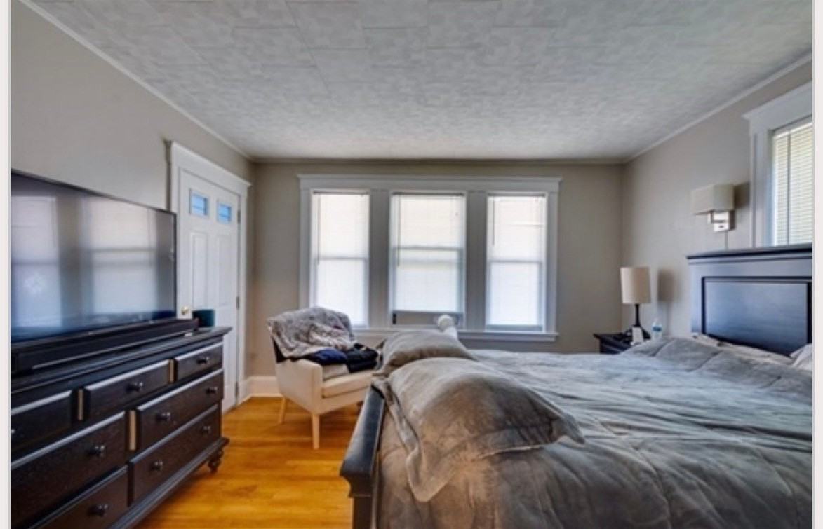 1085 Main St #1 - Photo 5 of 8
