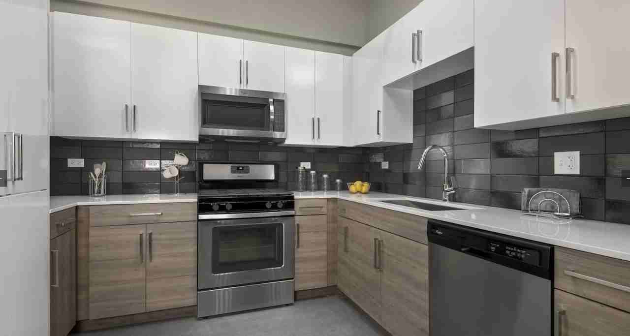 1248 N Milwaukee Ave - Photo 3 of 10