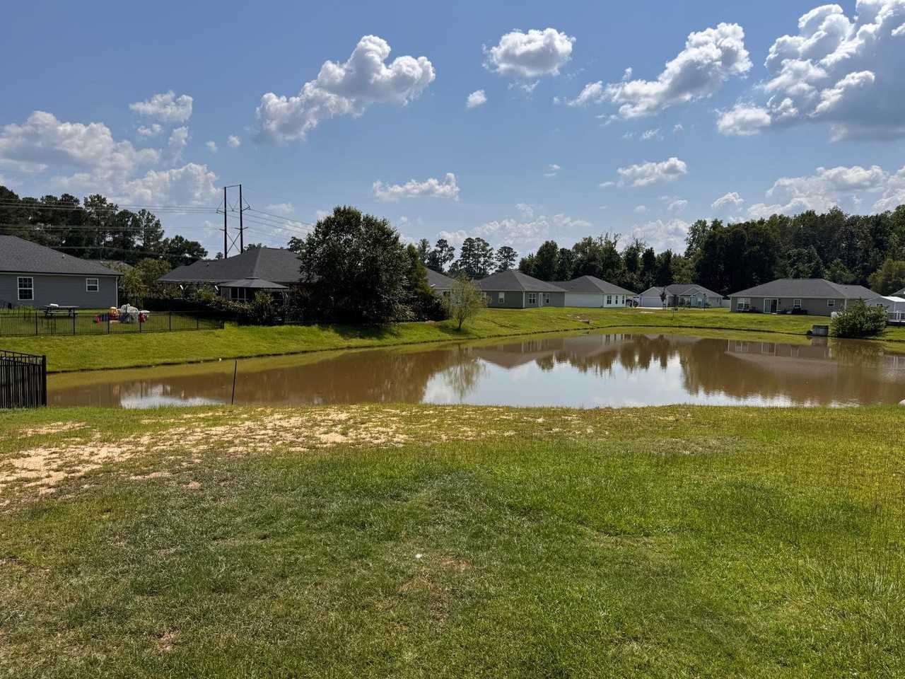 1809 Heirloom Dr - Photo 3 of 19
