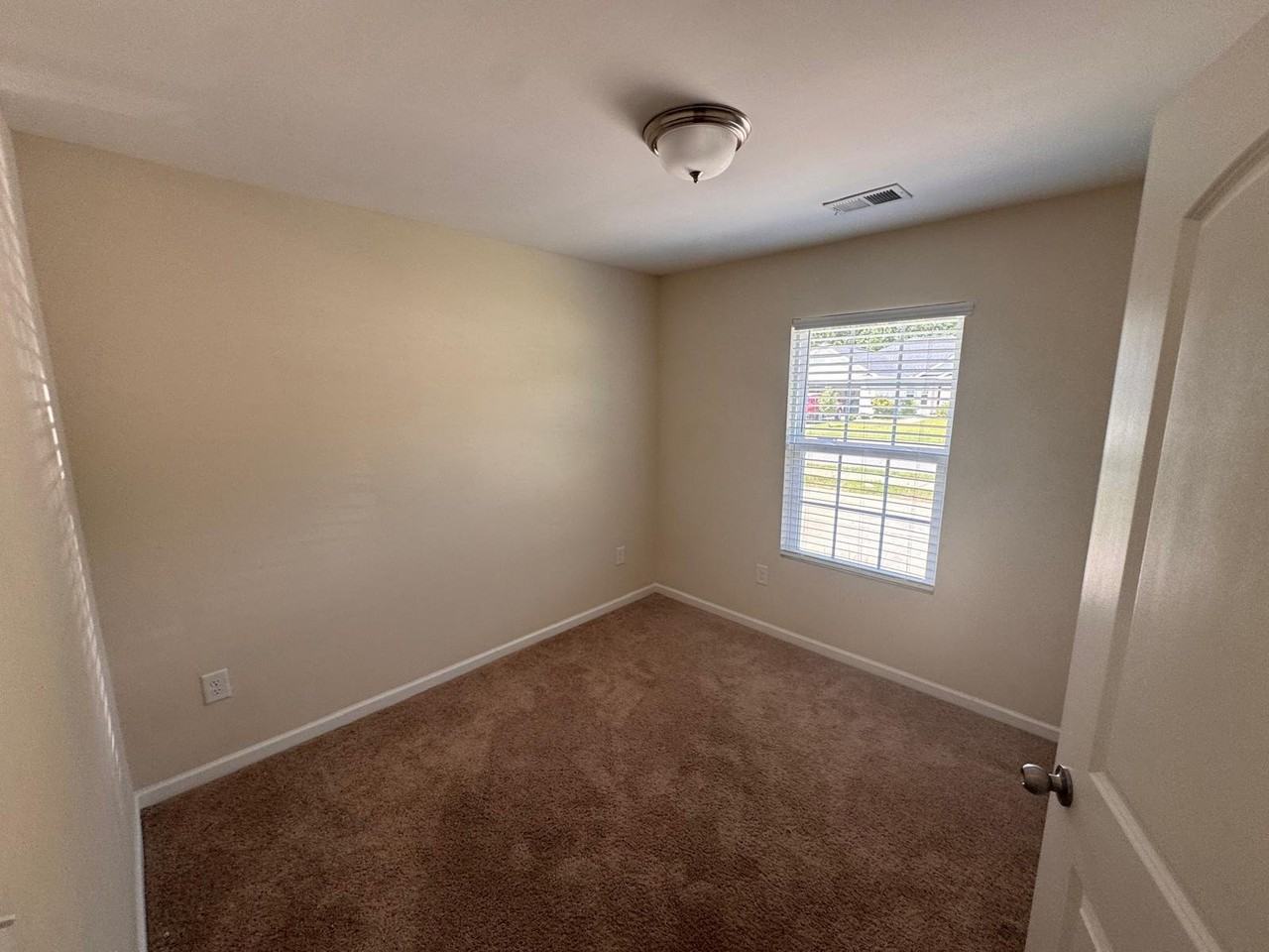 1809 Heirloom Dr - Photo 7 of 19