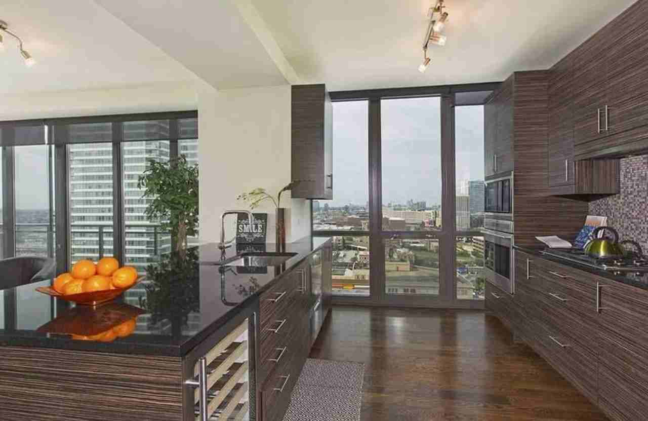 678 W Wayman St - Photo 4 of 16
