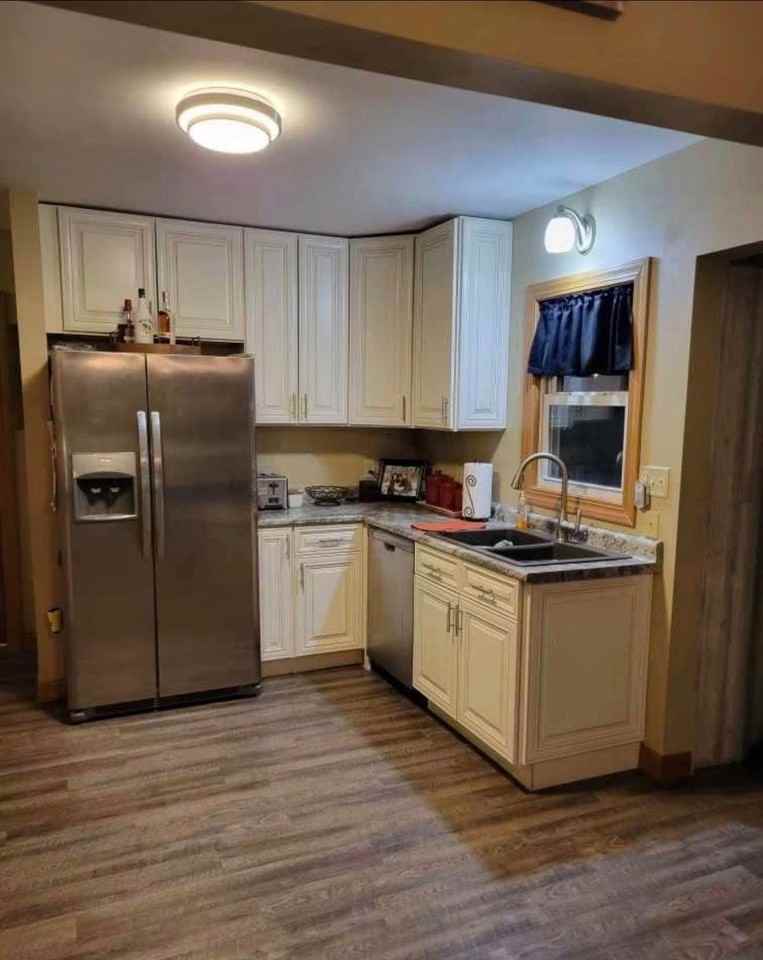 210 4th Ave S - Photo 6 of 11