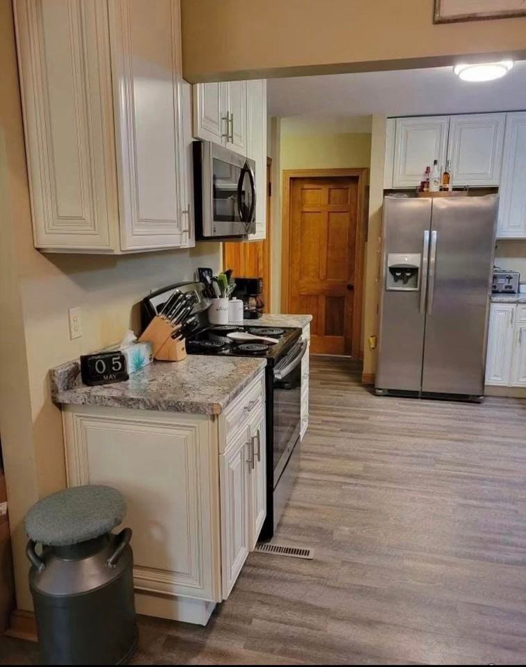 210 4th Ave S - Photo 7 of 11