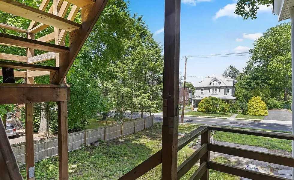 117 E Walnut Ave #F - Photo 3 of 18
