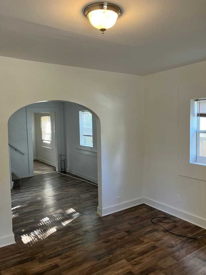 2215 E 12th St #2215 - Photo 3 of 8