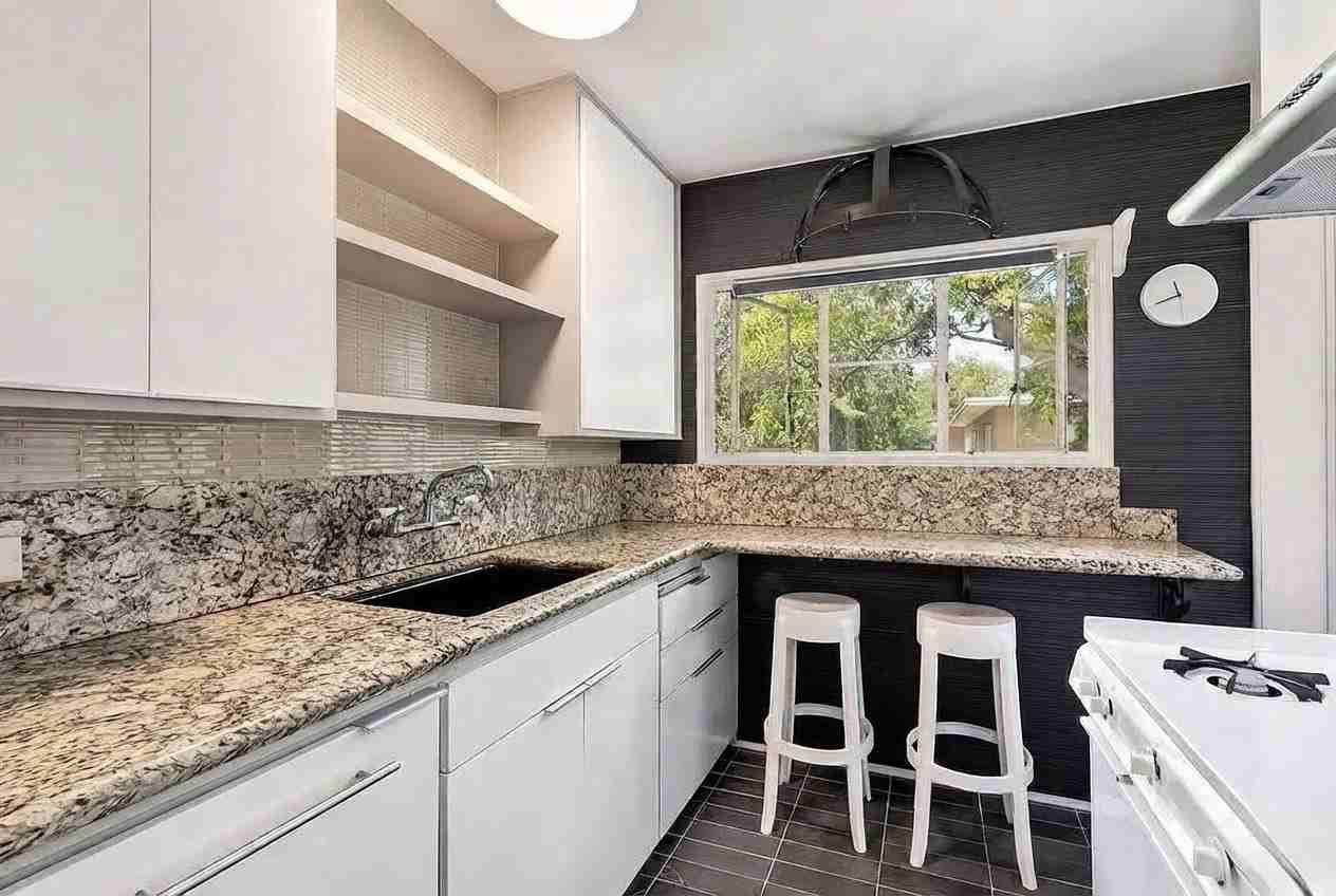 5587 1/2 Village Grn - Photo 7 of 15